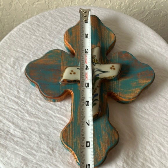 Artistic Wooden Cross with Bluebonnets & Bee Design- Handcrafted- made in Mexico - Picture 8 of 16